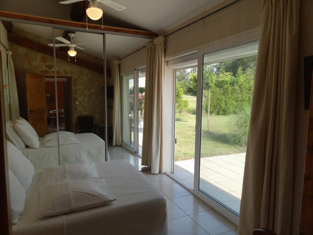 Ferienwohnung Locations Des Alpilles Saint-Rémy-de-Provence Zimmer foto