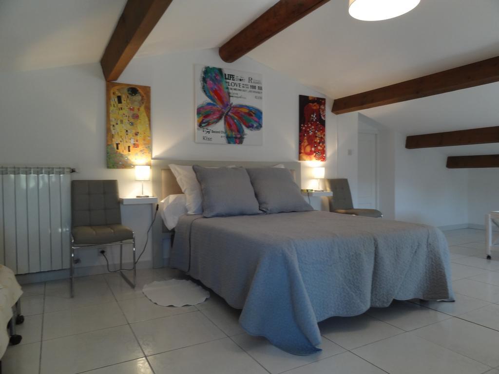 Ferienwohnung Locations Des Alpilles Saint-Rémy-de-Provence Exterior foto