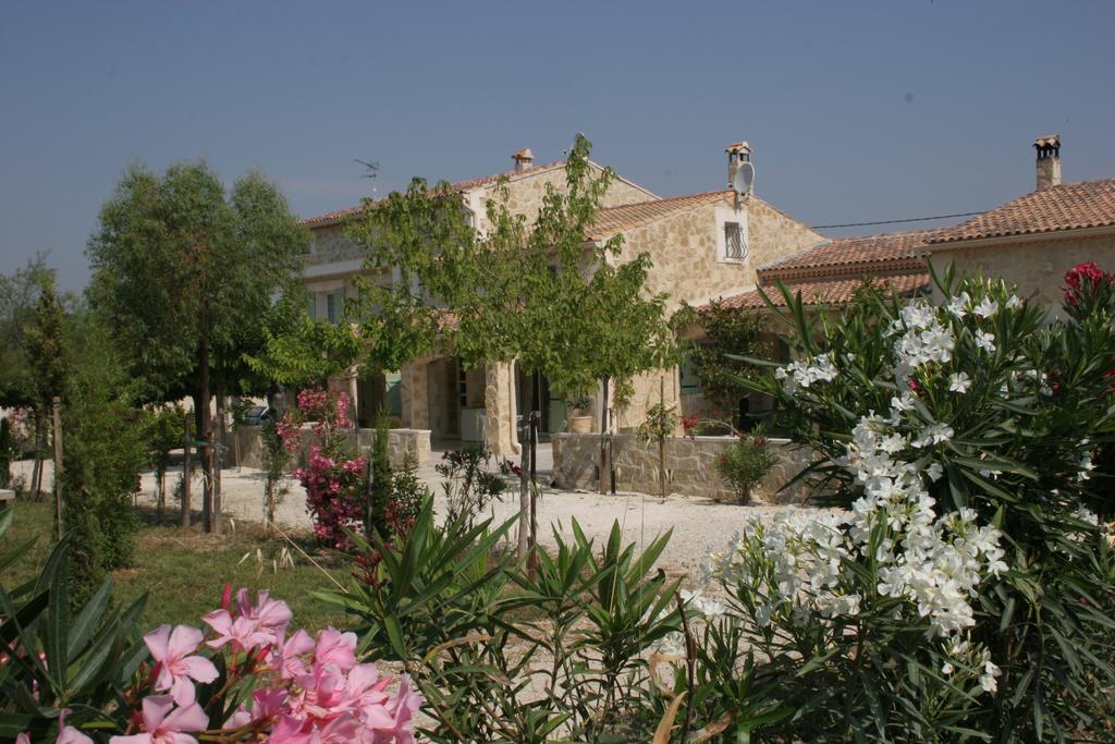 Ferienwohnung Locations Des Alpilles Saint-Rémy-de-Provence Exterior foto